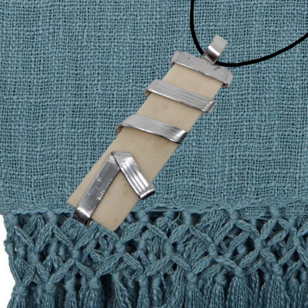 🙋 10/$20. Hand Wired Pendant w/ Adjustable Necklace